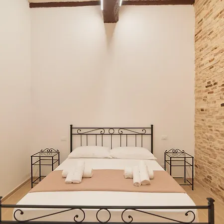 Am10 - Modern Flat In Historic Center