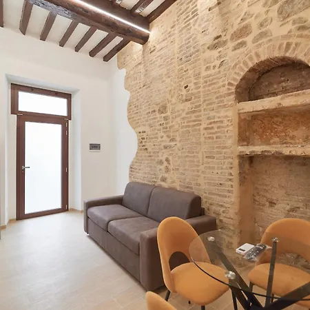 Am10 - Modern Flat In Historic Center *